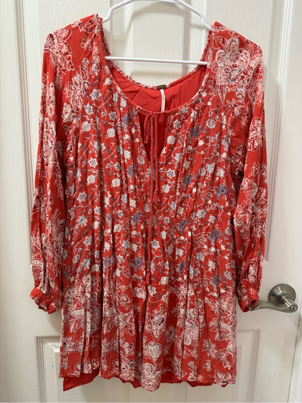 Free People Long Sleeve Dress Women's Size XS Red Floral Mini Length Boho Flowy - Picture 3 of 10